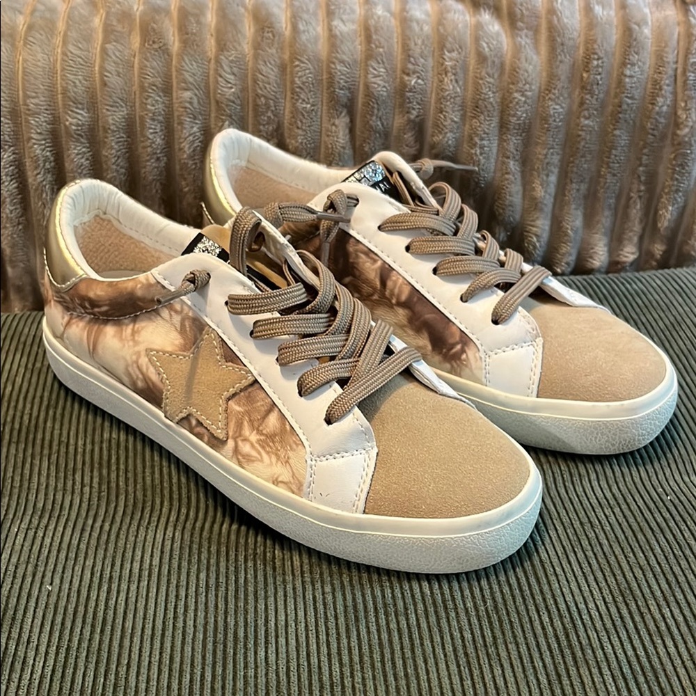 Vintage Havana Sneakers Women’s 6